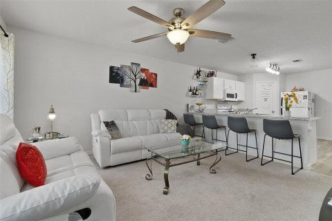 Villa ou maison à vendre à Poinciana, Floride: 4 chambres, 173.54 m2 № 2401066 - photo 4