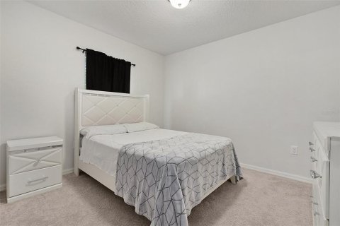 Villa ou maison à vendre à Poinciana, Floride: 4 chambres, 173.54 m2 № 2401066 - photo 11