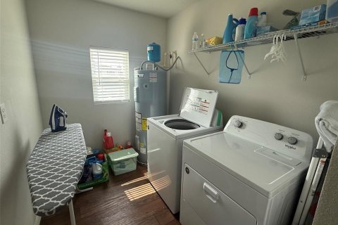 Villa ou maison à vendre à Poinciana, Floride: 4 chambres, 173.54 m2 № 2401066 - photo 21