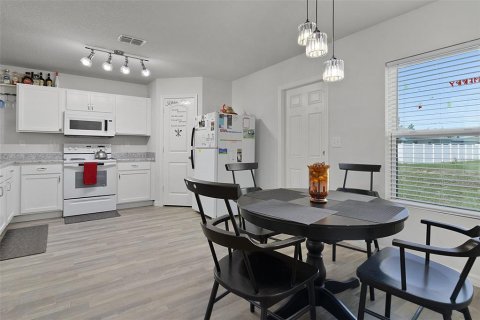 Villa ou maison à vendre à Poinciana, Floride: 4 chambres, 173.54 m2 № 2401066 - photo 10