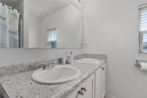Villa ou maison à vendre à Poinciana, Floride: 4 chambres, 173.54 m2 № 2401066 - photo 17