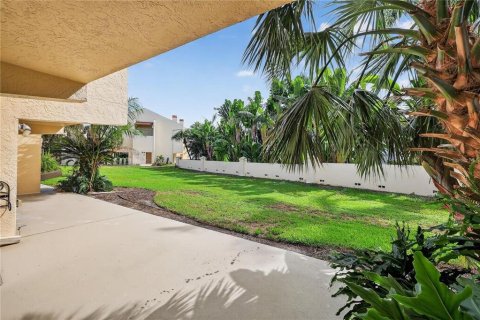 Condo in Saint Petersburg, Florida, 2 bedrooms  № 2314843 - photo 12