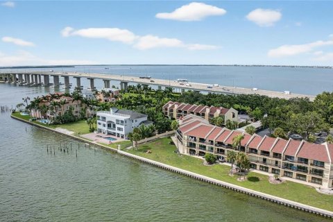 Condo in Saint Petersburg, Florida, 2 bedrooms  № 2314843