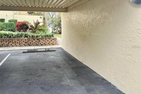 Condo in Saint Petersburg, Florida, 2 bedrooms  № 2314843 - photo 8