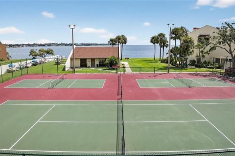 Condo in Saint Petersburg, Florida, 2 bedrooms  № 2314843 - photo 27