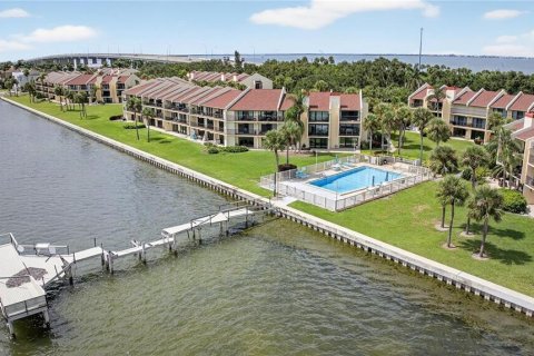 Condo in Saint Petersburg, Florida, 2 bedrooms  № 2314843 - photo 3