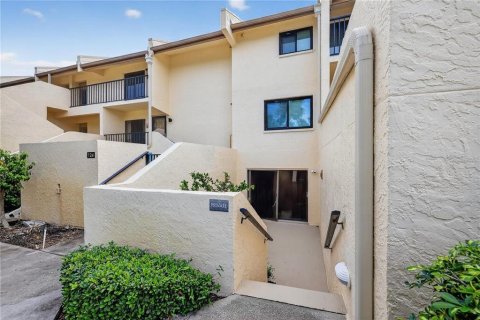 Condo in Saint Petersburg, Florida, 2 bedrooms  № 2314843 - photo 5