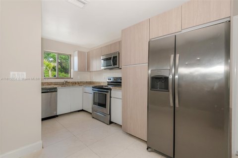 Adosado en venta en Fort Lauderdale, Florida, 3 dormitorios, 95.88 m2 № 2023200 - foto 8