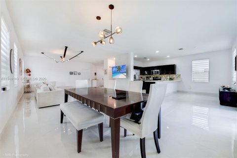 Casa en venta en Homestead, Florida, 3 dormitorios, 200.67 m2 № 2008292 - foto 5