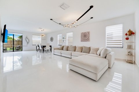 Casa en venta en Homestead, Florida, 3 dormitorios, 200.67 m2 № 2008292 - foto 3