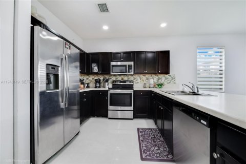 Casa en venta en Homestead, Florida, 3 dormitorios, 200.67 m2 № 2008292 - foto 4