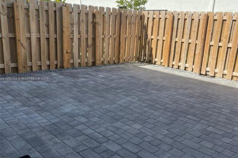 Condominio en venta en Homestead, Florida, 3 dormitorios, 137.77 m2 № 1952466 - foto 5