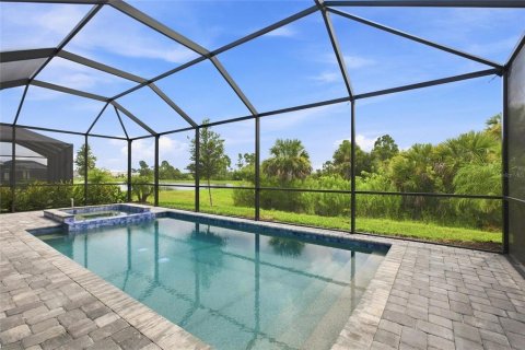 House in Venice, Florida 3 bedrooms, 205.69 sq.m. № 2284196