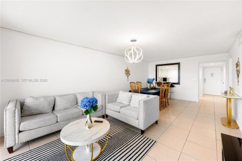 Купить кондоминиум в Тамарак, Флорида 2 спальни, 92.44м2, № 2073181 - фото 11