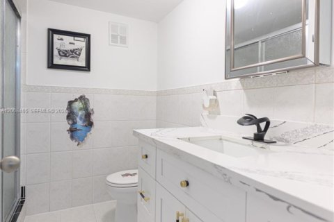 Купить кондоминиум в Тамарак, Флорида 2 спальни, 92.44м2, № 2073181 - фото 19