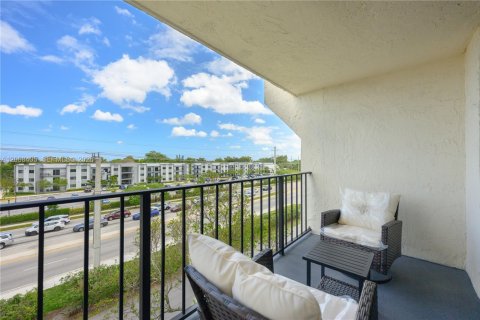 Купить кондоминиум в Тамарак, Флорида 2 спальни, 92.44м2, № 2073181 - фото 22