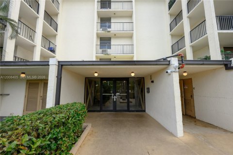 Купить кондоминиум в Тамарак, Флорида 2 спальни, 92.44м2, № 2073181 - фото 28