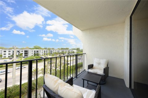 Купить кондоминиум в Тамарак, Флорида 2 спальни, 92.44м2, № 2073181 - фото 23