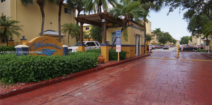 Condo in Miami, Florida, 1 bedroom  № 2026618