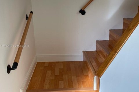 Condo in Miami, Florida, 1 bedroom  № 2026618 - photo 8