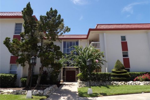 Condo à Clearwater, Floride, 2 chambres  № 2295214