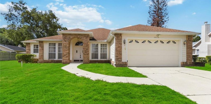 House in Oviedo, Florida 4 bedrooms, 226.31 sq.m. № 2225413
