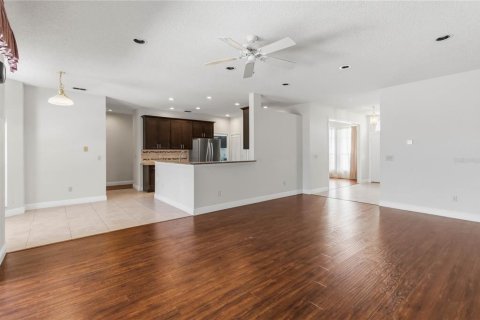 House in Oviedo, Florida 4 bedrooms, 226.31 sq.m. № 2225413 - photo 10