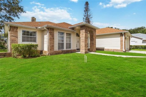 House in Oviedo, Florida 4 bedrooms, 226.31 sq.m. № 2225413 - photo 3