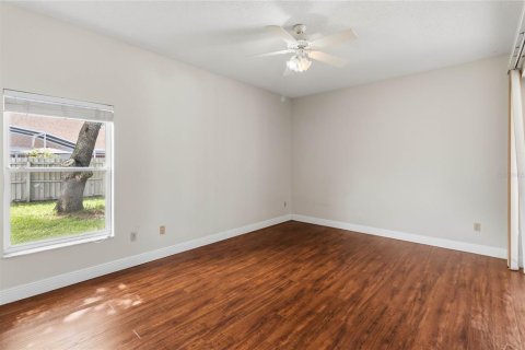 House in Oviedo, Florida 4 bedrooms, 226.31 sq.m. № 2225413 - photo 16