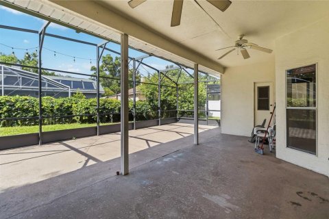 House in Oviedo, Florida 4 bedrooms, 226.31 sq.m. № 2225413 - photo 27