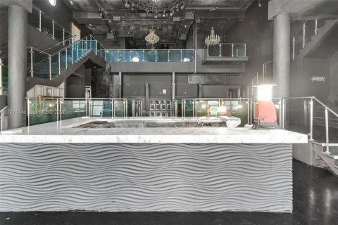 Immobilier commercial à vendre à Miami, Floride № 2032494 - photo 9