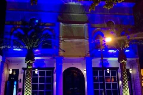 Immobilier commercial à vendre à Miami, Floride № 2032494 - photo 4