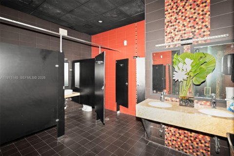 Immobilier commercial à vendre à Miami, Floride № 2032494 - photo 21