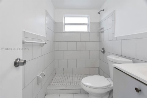 Appartement à louer à Miami, Floride: 1 chambre, 433.85 m2 № 1990132 - photo 13