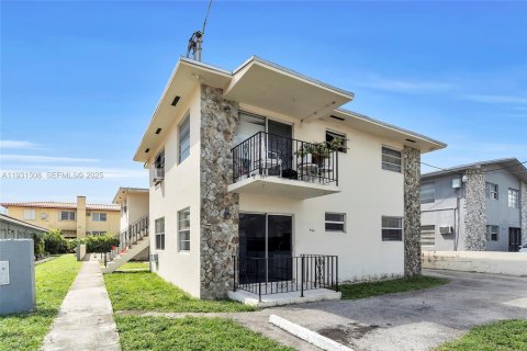 Appartement à louer à Miami, Floride: 1 chambre, 433.85 m2 № 1990132 - photo 2