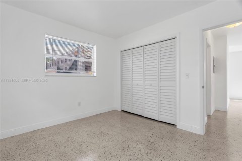 Appartement à louer à Miami, Floride: 1 chambre, 433.85 m2 № 1990132 - photo 16