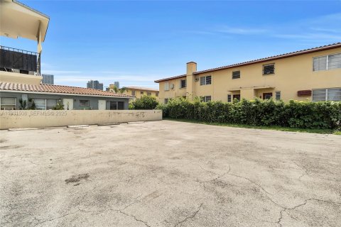 Appartement à louer à Miami, Floride: 1 chambre, 433.85 m2 № 1990132 - photo 18