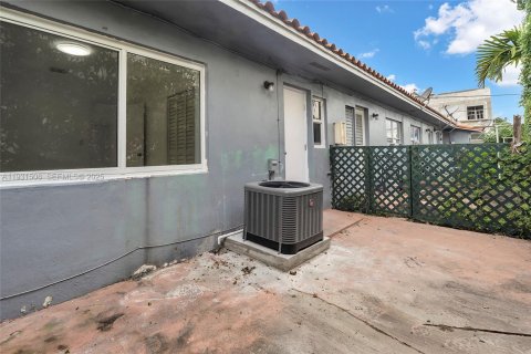 Appartement à louer à Miami, Floride: 1 chambre, 433.85 m2 № 1990132 - photo 19