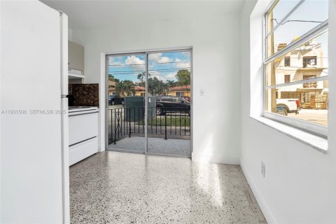 Appartement à louer à Miami, Floride: 1 chambre, 433.85 m2 № 1990132 - photo 8