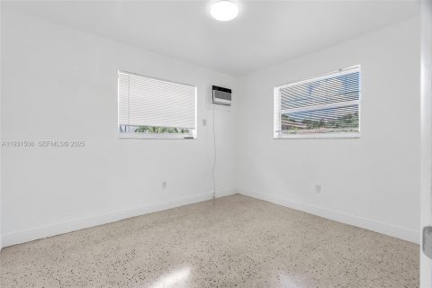 Appartement à louer à Miami, Floride: 1 chambre, 433.85 m2 № 1990132 - photo 15