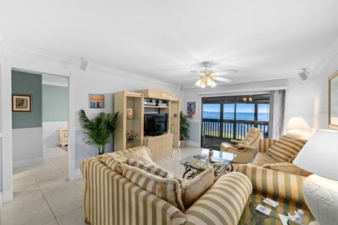 Condo in Ruskin, Florida, 2 bedrooms № 2155813 - photo 8