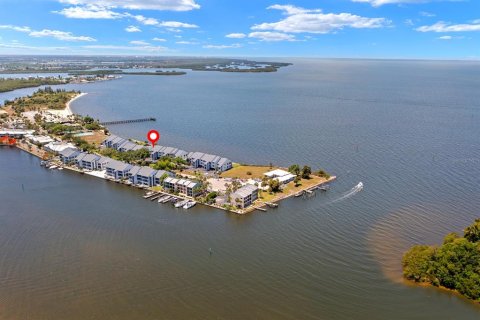 Condo in Ruskin, Florida, 2 bedrooms № 2155813 - photo 18