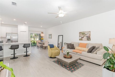 Adosado en alquiler en Newberry, Florida, 3 dormitorios, 153.94 m2 № 2280415 - foto 5