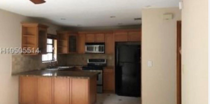 Adosado en Hialeah, Florida 3 dormitorios, 139.35 m2 № 1882334