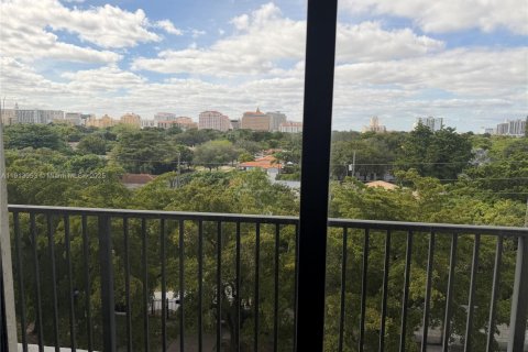 Condo in Miami, Florida, 1 bedroom  № 1969577 - photo 6