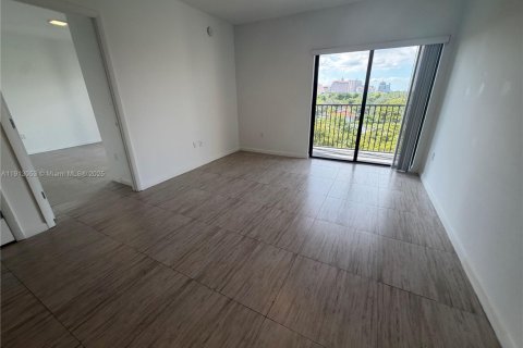 Condo in Miami, Florida, 1 bedroom  № 1969577 - photo 11