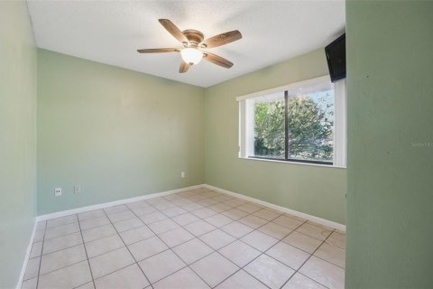 House in Palm Coast, Florida 3 bedrooms, 121.14 sq.m. № 1636690 - photo 11