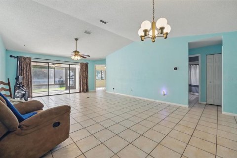 House in Palm Coast, Florida 3 bedrooms, 121.14 sq.m. № 1636690 - photo 9