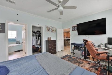 Apartment in Largo, Florida 4 bedrooms, 150.5 sq.m. № 2200150 - photo 26