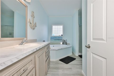 Apartment in Largo, Florida 4 bedrooms, 150.5 sq.m. № 2200150 - photo 22